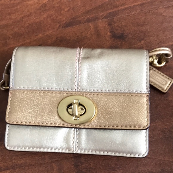 Coach mini crossbody in gold. - Picture 7 of 7
